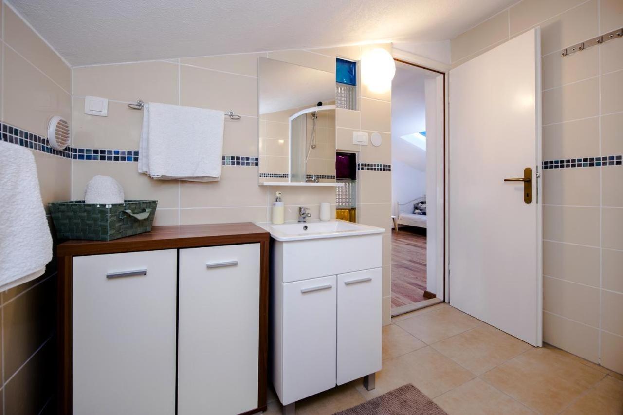 "Art House" Rovinj-Holiday, Holiday Home To Rent Rovinjsko Selo Extérieur photo