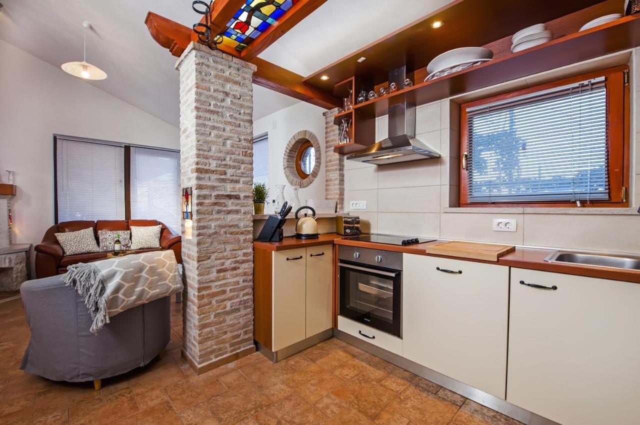 "Art House" Rovinj-Holiday, Holiday Home To Rent Rovinjsko Selo Extérieur photo