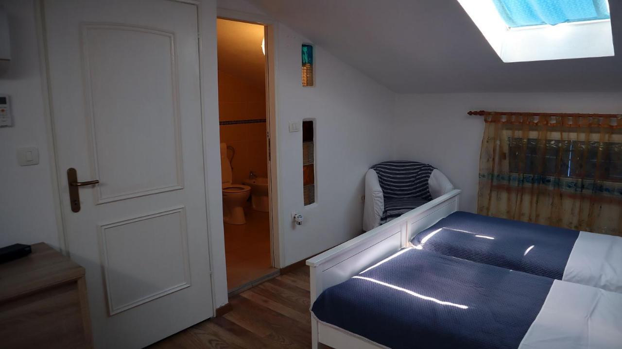 "Art House" Rovinj-Holiday, Holiday Home To Rent Rovinjsko Selo Extérieur photo